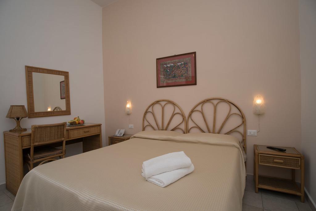 Hotel Il Nespolo Casamicciola Terme Exterior photo